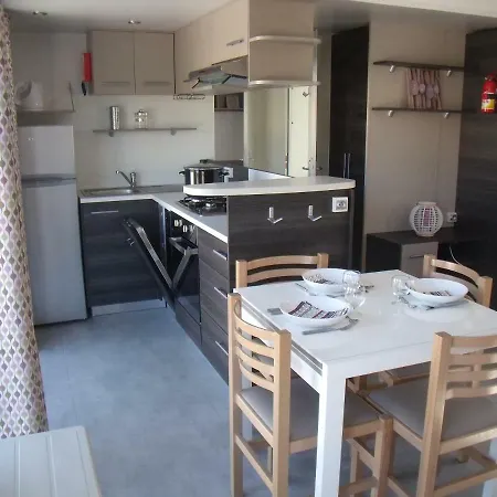 Camping Les Charmettes- 4*