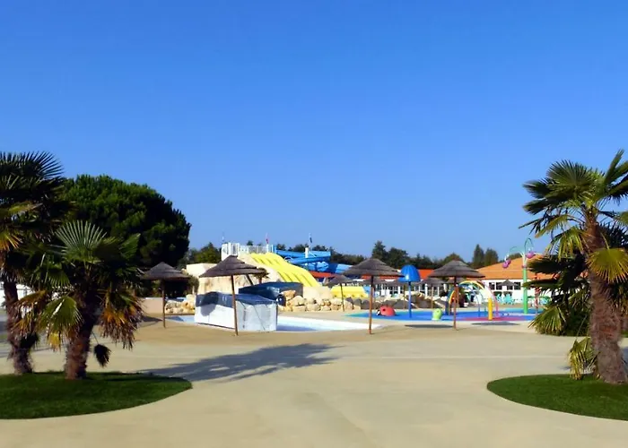 Les Charmettes- Parque de Campismo