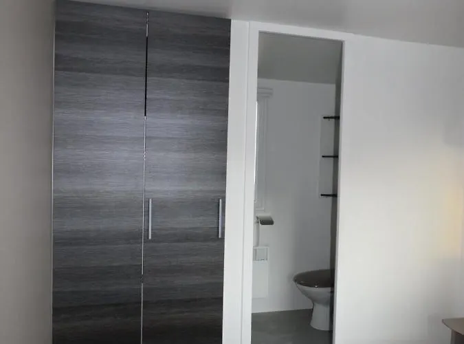 Les Charmettes- Parque de Campismo